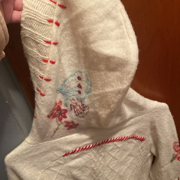 Sleeping on Snow Sweater - Picture 6 of 7